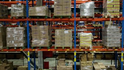 跨境電商“加速跑” 直擊上海港進出口商品中轉倉，透視貿易新脈動